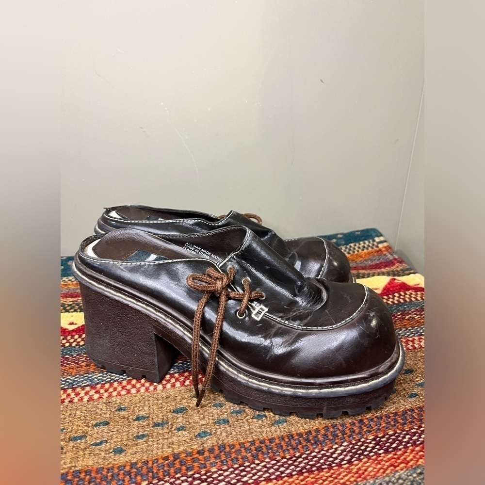 Vintage Y2K Lei Chunky Heel shoe Women’s Size 8 SOLD AS IS - Picture 2 of 9